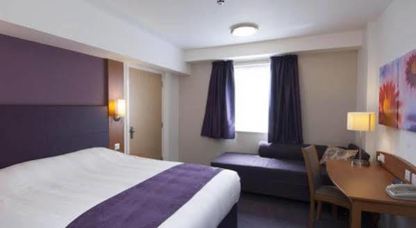 Premier Inn Leeds City Centre Exterior foto